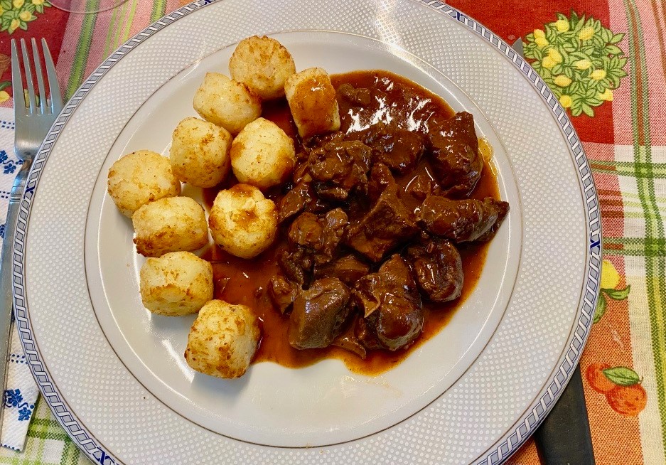 őzpörkölt - Featured